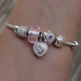 دستبند پاندورا چارم دار مدل love