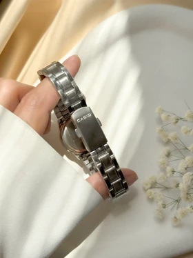 ساعت زنانه کاسیو تاریخ دار (صفحه سبز)