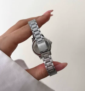 ساعت کاسیو زنانه vintage صفحه بنفش