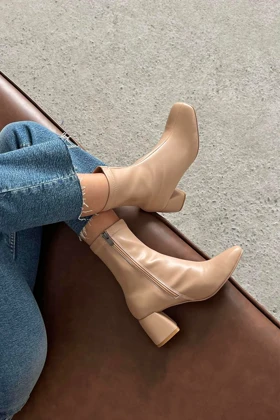 بوت و نیم بوت زنانه استراسونس straswans