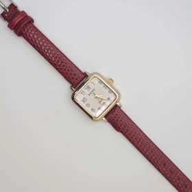 ساعت مچی زنانه باوک BAOKE بند چرمی ، اسپرت و روزمره با جعبه کادویی (قرمز)