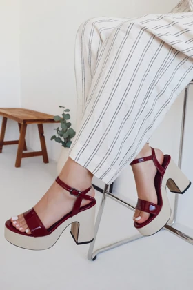 کفش پاشنه‌بلند کلاسیک زنانه polka-store polka-store