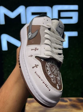 کتانی NIKE سفید قهوه ای