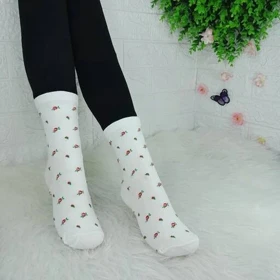 جوراب زنانه ساق‌دار گل رز
