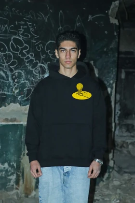 هودی مشکی اسپرت مینیمال طرح آدمک زرد 3 - فواصل