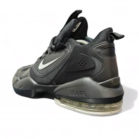 نایک ساواج مشکی