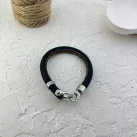 دستبند مردانه مدل امگا رابر با بند مشکی و قفل استیل قایقرانی