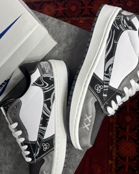 کتانی جردن تراویس نورث فیس