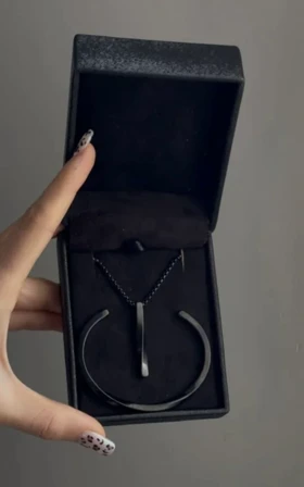 گردنبند و دستبند پیچ