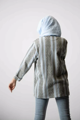 مانتو پایین گرد چاک‌دار