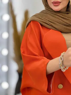مانتو پانچ دو دکمه طلایی