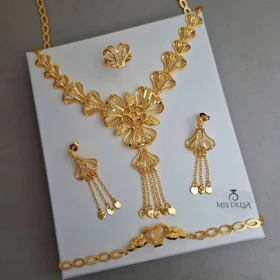 سرویس طلایی طرح گلبرگ سلطنتی