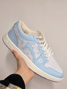 کفش لویی ویتون سفید آبی کتانی louis vuitton x nike