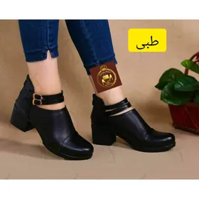 کفش طبی پاشنه‌دار زنانه دو رکابدار