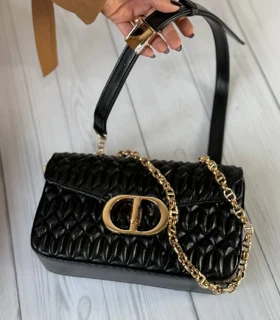 کیف چرم زنانه مشکی سگگ دار مدل DD