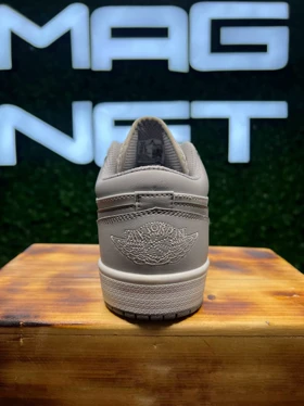 کتانی NIKE AIR JORDAN سفید طوسی