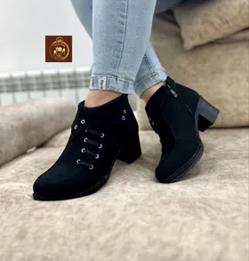 کفش بوت پاشنه‌دار زنانه یقه دار