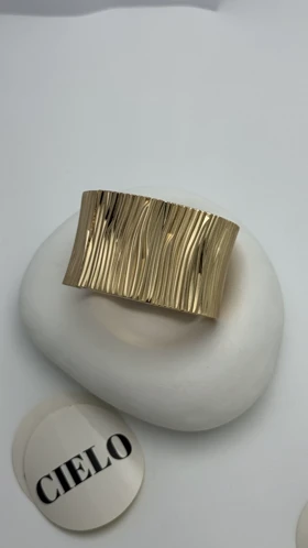 بنگل پهن طلایی