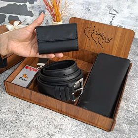 ست هدیه چرم مردانه چرم طبیعی کیف پول و کمربند مدل 4 تیکه چرم ساده