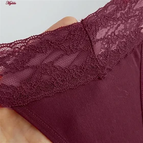 شورت زنانه زرشکی برتا مدل 5156