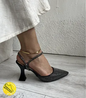 کفش پاشنه‌بلند مجلسی نگین‌دار