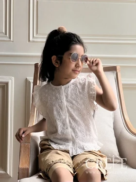 ست تاپ خامه دوزی و شلوارک چین‌دار