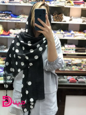 شال خال‌خالی سفید مشکی