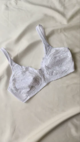 سوتین تک دانتل و پرلون بدون فنر مدل Viola برند SHANDERMAN کد: 2410