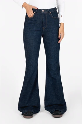 شلوار جین زنانه بوت‌کات فلکس(کشی) آبی خام شور رویال جین Royal Jeans