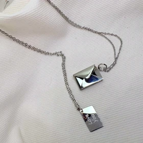 ست گردنبند دو نفره مدل «نامه و پاکت» | طراحی مینیمال و مفهومی (استیل سیلور)