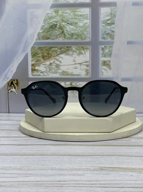 عینک آفتابی Ray-Ban مدل RB 7187D فریم ترکیب کائوچو و فلز، عدسی کریستال UV400