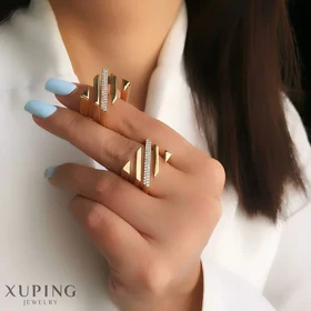 انگشتر خطی نگین‌دار با طراحی مدرن ژوپینگ Xuping