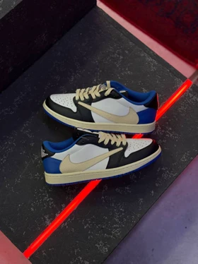 کتانی نایک ایر جردن1 ترویس اسکات فرگمنت آبی مستر کوالیتی Nike Air Jordan1 Travis scott Fragment Blue
