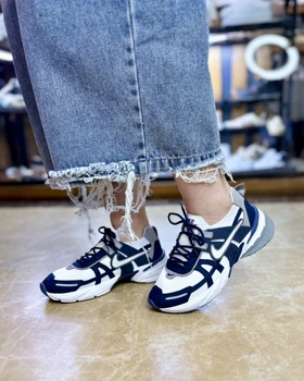 کتانی ورزشی زنانه نایکی V2K وی تو کی (ولنتینو)