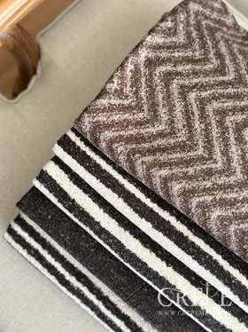 شال قهوه ای موهر حوله ای