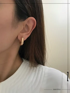 گوشواره حلقهای نگین ستارهای