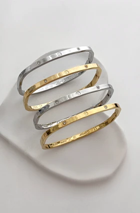 دستبند کارتیه لاو چهارگوشه زنانه 828