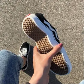 ونس ویوی بیبی ساق کوتاه مشکی vans wavy baby black