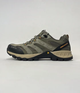 کفش طبیعت گردی هامتو با رویه چرم یشمی