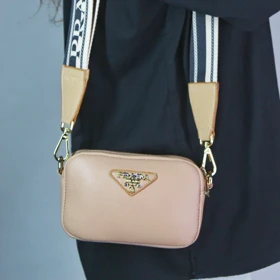 کیف دوشی و دستی زنانه مدل پرادا PRADA رنگ کرم