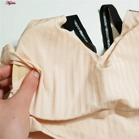 نیم‌تنه ورزشی زنانه مدل بند لمه پددار کرم کد 4986