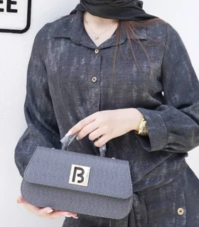 کیف زنانه پاسپورتی دستی برند B