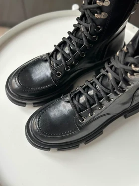 نیم بوت زنانه استرادیواریوس مدل Stradivarius-Flat-Ankle-Boots-BT10