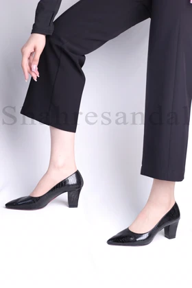 کفش پرسنلی پاشنه‌دار زنانه پوست ماری