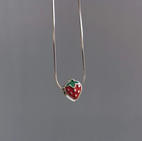 گردنبند توت فرنگی کیوت🍓