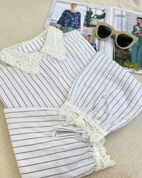 شومیز راه راه سفید کد 5464