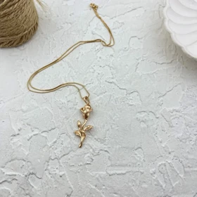 گردنبند زنانه طرح گل رز، ظریف و جذاب