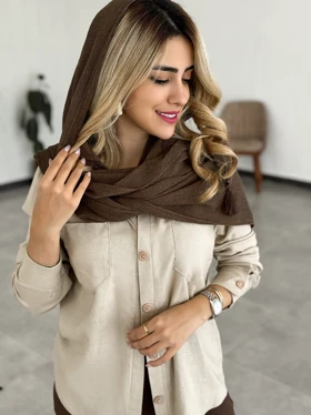 شومیز دکمه چوبی