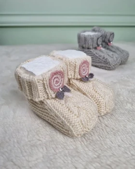 پاپوش کاموایی نوزادی طرح پاپیون