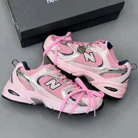 کفش نیو بالانس 530 کاستوم صورتی نقره‌ای باربی اسپایس New Balance 530 Custom Pink Silver Barbie Spice